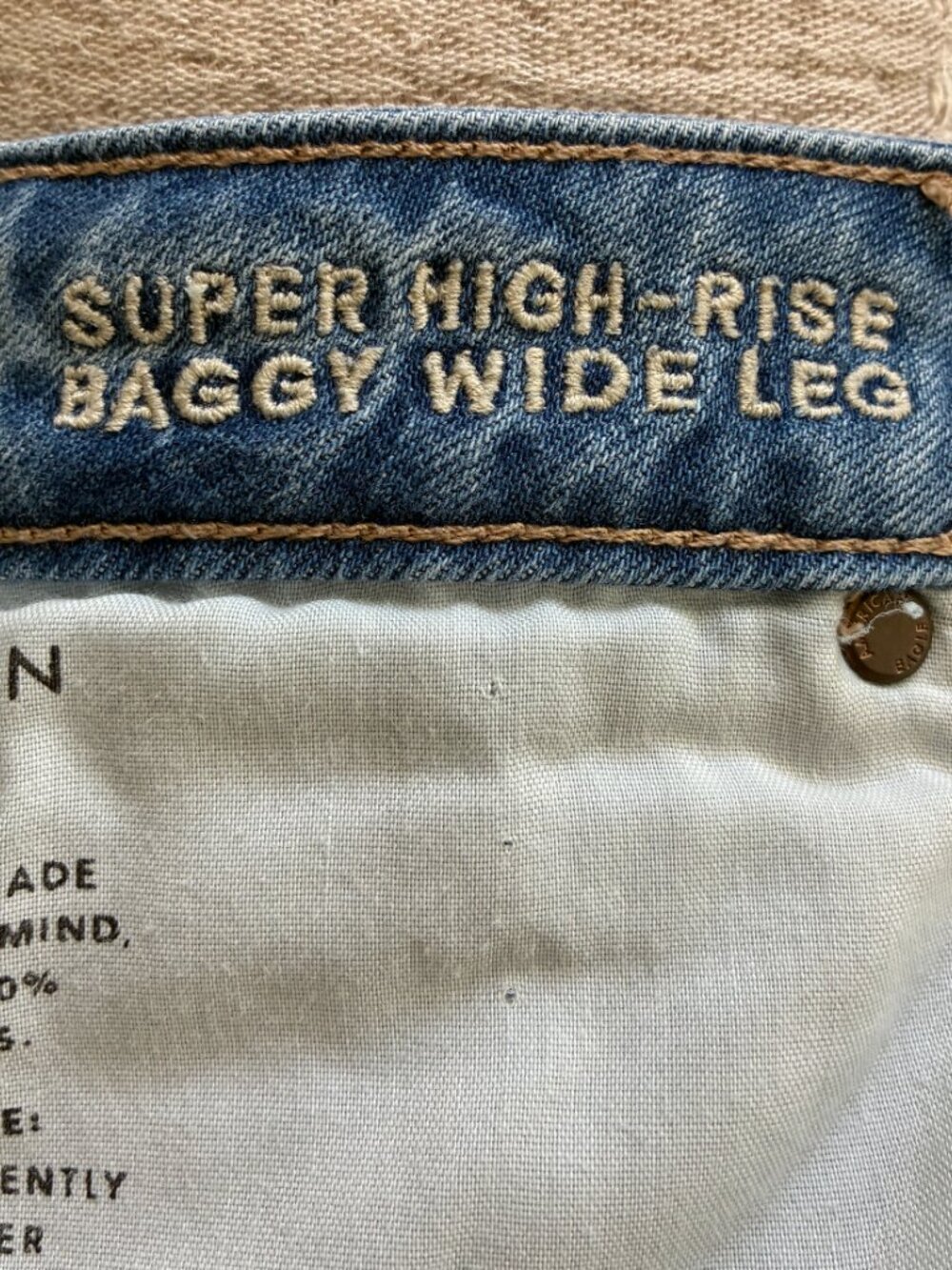 American Eagle Super High-Rise Baggy Wide Leg Jeans - Picture 4 of 7
